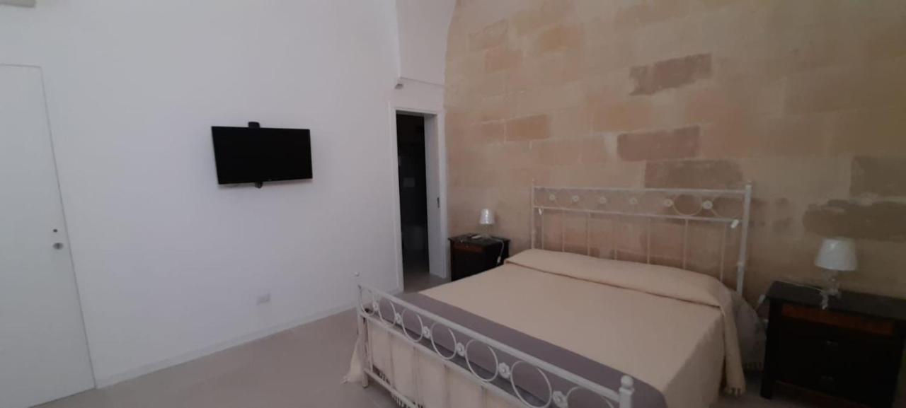Casa Vacanze Laura S/C Лече Екстериор снимка