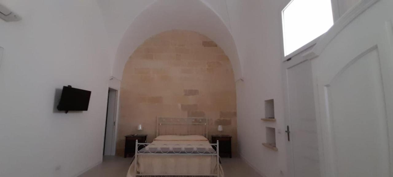 Casa Vacanze Laura S/C Лече Екстериор снимка
